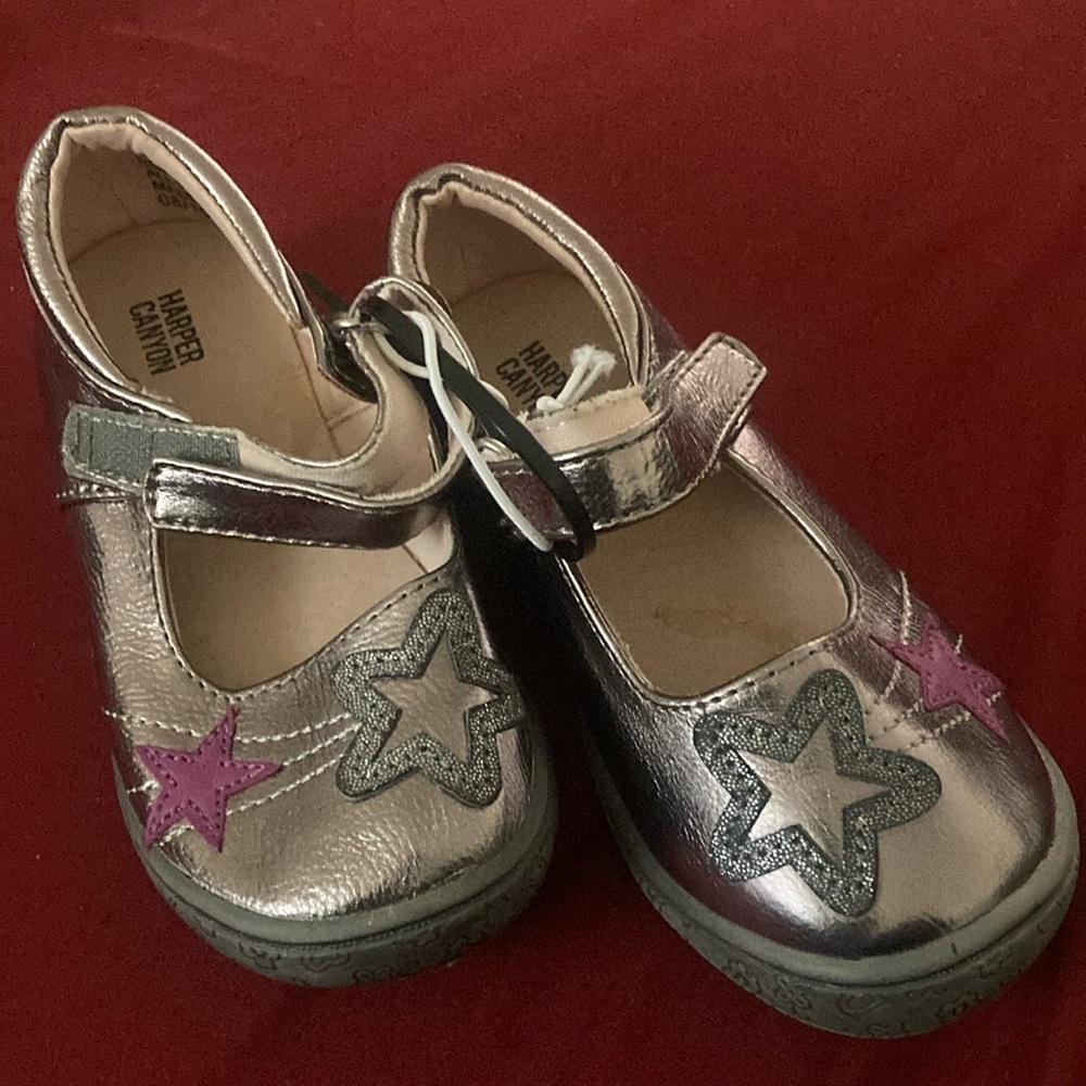 Girl, shoes, size 8, medium